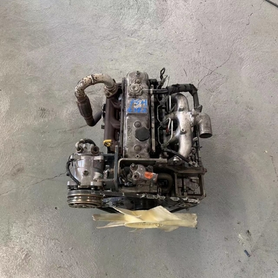 4*2 คู่มือ Isuzu 4JG2 2.5 น้ําเย็นสําหรับเครื่องยนต์ดีเซลที่ใช้สําหรับรถยกขุด